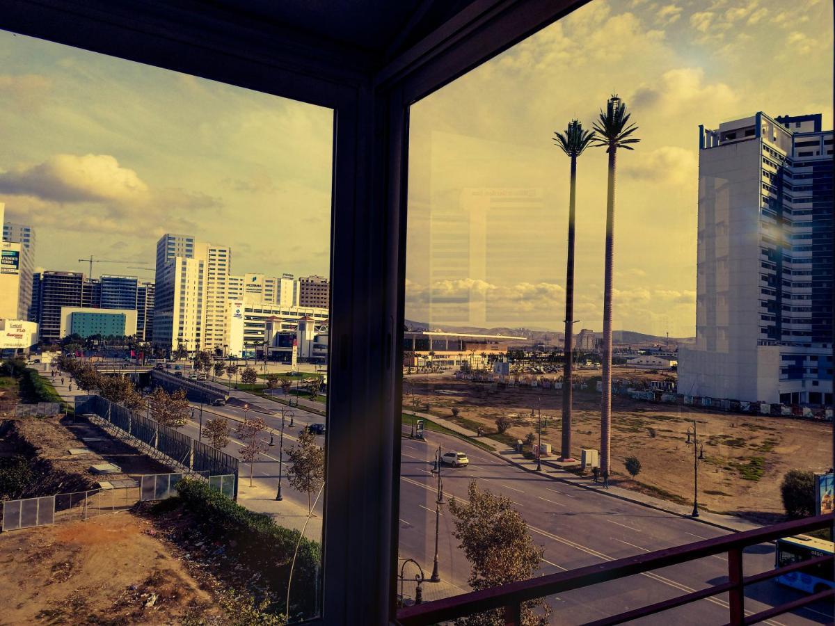 Nouveau Appartement Au Centre Ville En Face Hilton Tanger Exterior foto