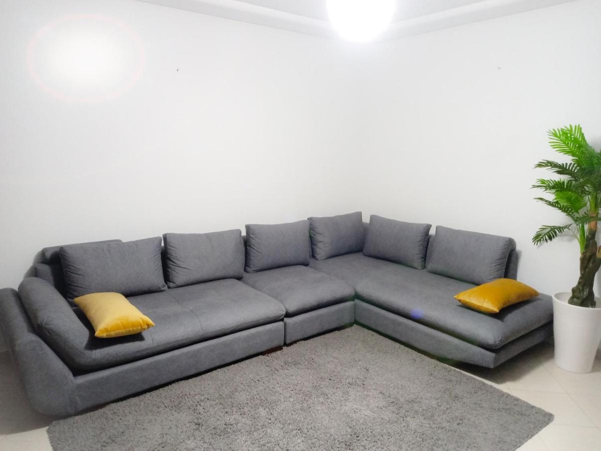 Nouveau Appartement Au Centre Ville En Face Hilton Tanger Exterior foto